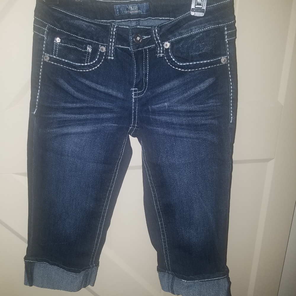 YMI Jean Rolled Cuff Capris Size 7